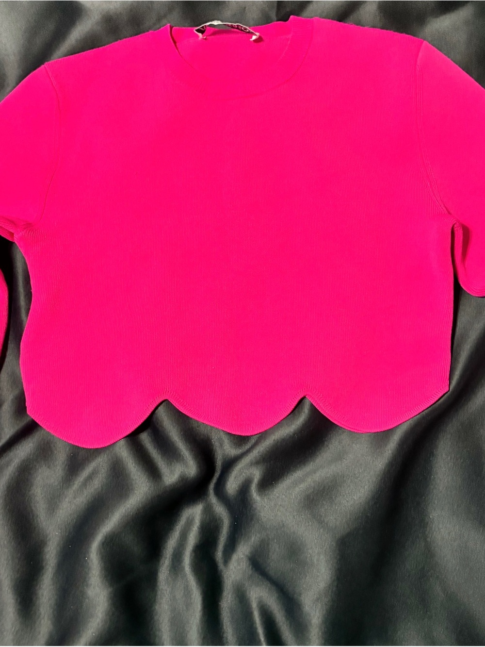 JW Anderson Hot Pink Scallop Hem Cropped Knit Sweater | Designer Luxury Top